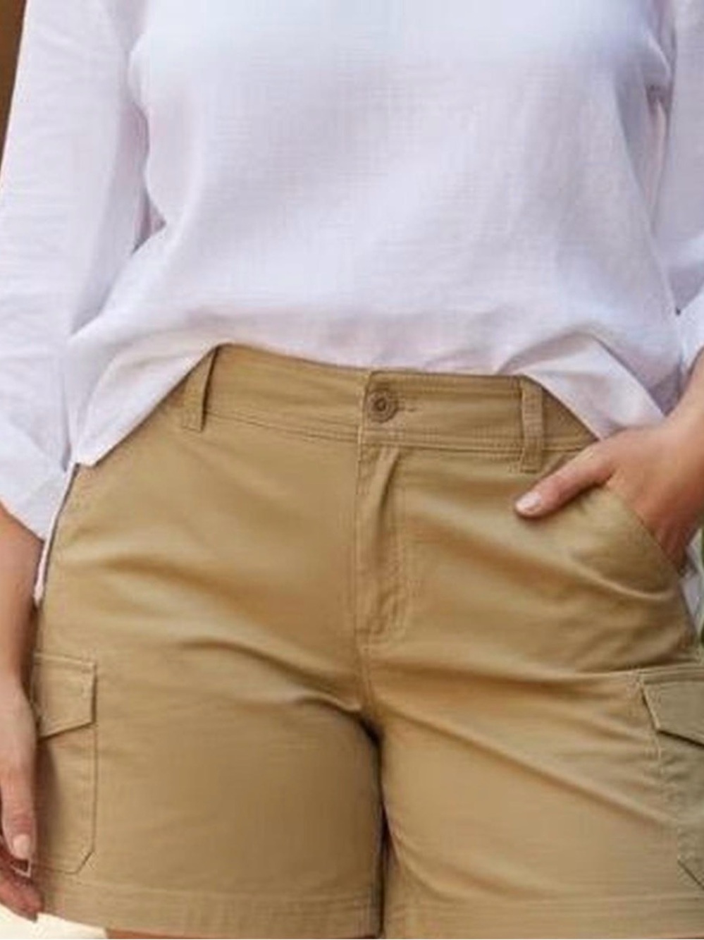 Eddie Bauer Women’s Khaki Cargo Shorts size 10